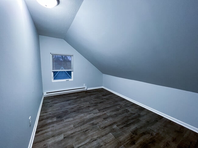 Bed #3 - 5202 Leighton Ave