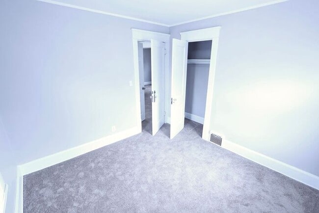 Building Photo - 893 Delia Ave