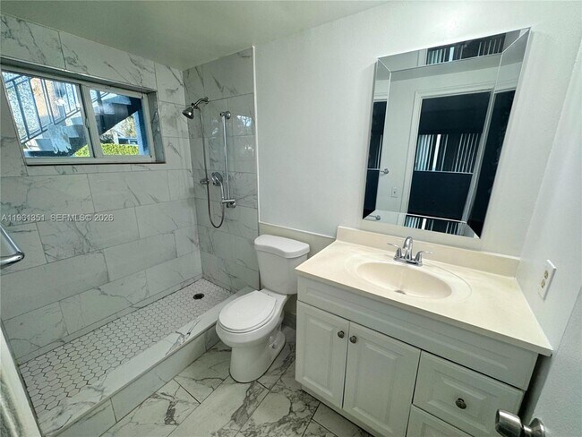 Building Photo - 10601 NW 45th St