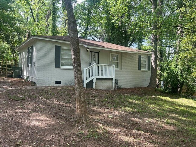 Primary Photo - 1120 Rebel Forest Dr SE