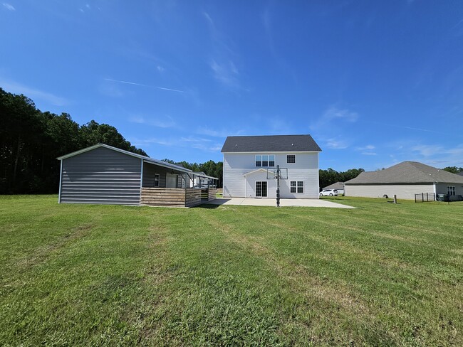 Building Photo - 214 Gracyns Dr