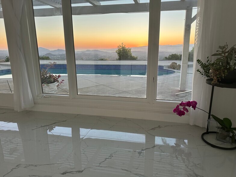 Building Photo - 2506 Sapra St