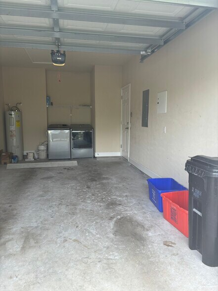 Garage and Washer/Dryer - 3144 NW 105th Dr