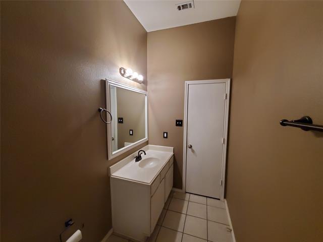 Building Photo - 6040 Stirrup Iron Dr