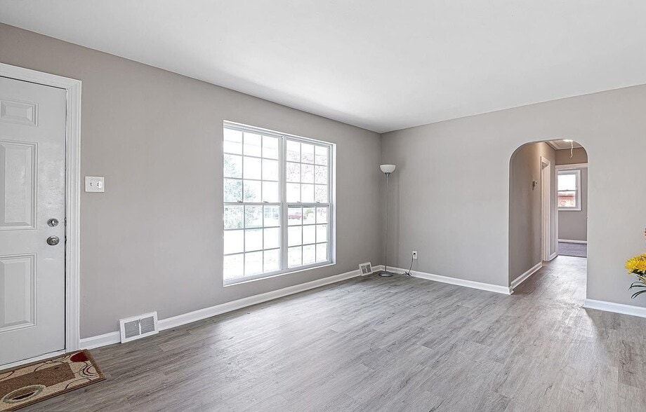 Building Photo - 1 Carlo Rd