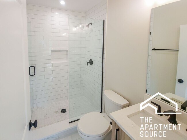 Building Photo - 2237 N Bissell St