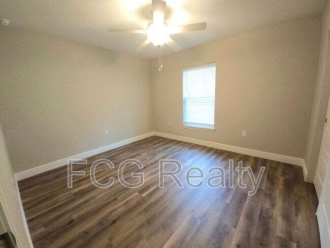Building Photo - 9058 N Bee Way