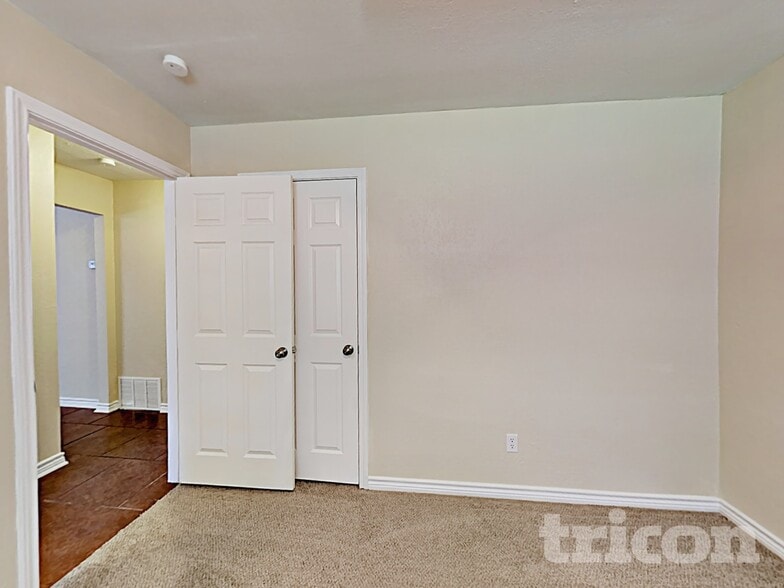 Building Photo - 6515 Ridge Cir Dr