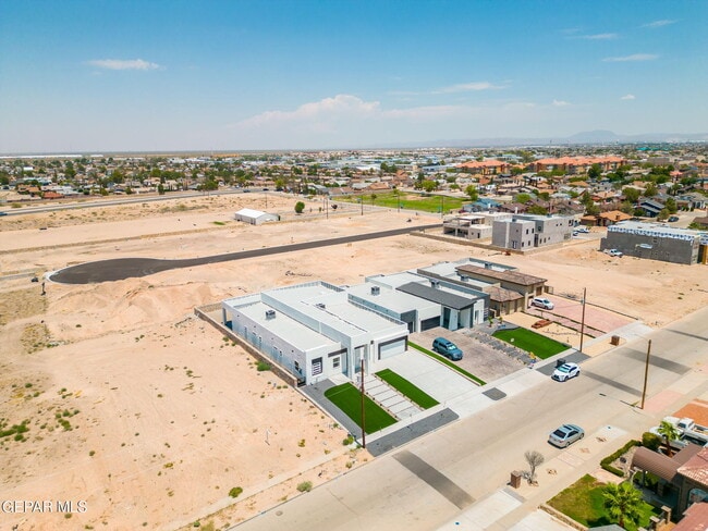 Building Photo - 11337 Ardelle Ave