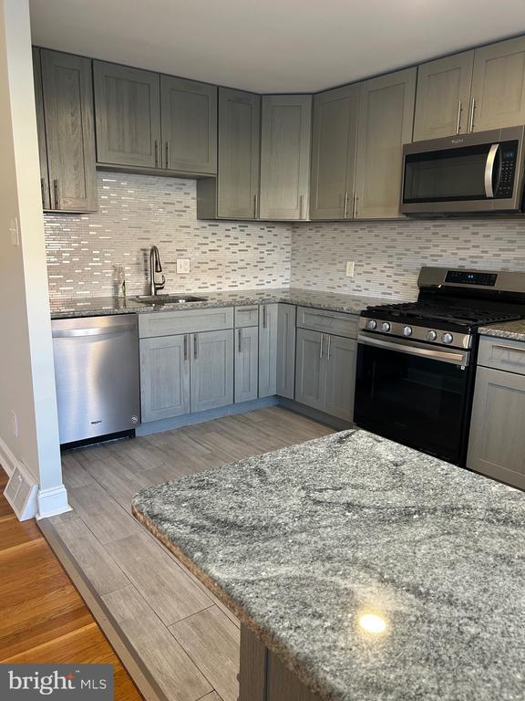 Building Photo - 3243 Lester Rd