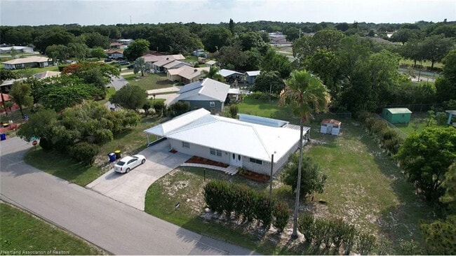 Primary Photo - 1409 Palm Way