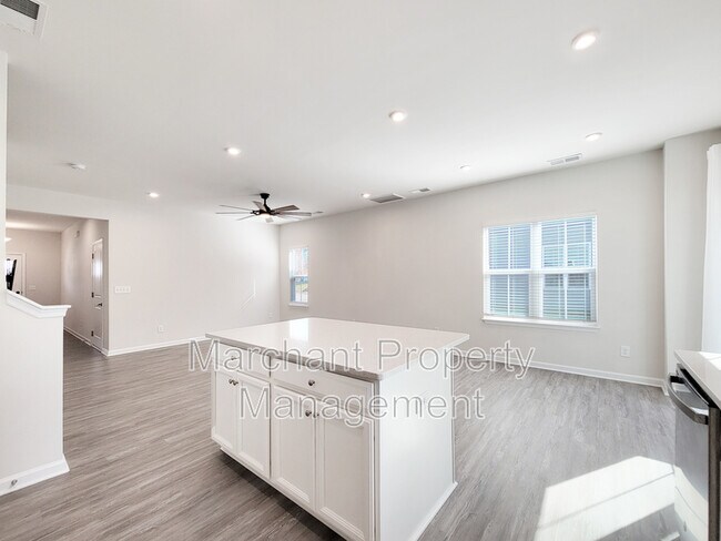 Building Photo - 111 Marthawood Ln