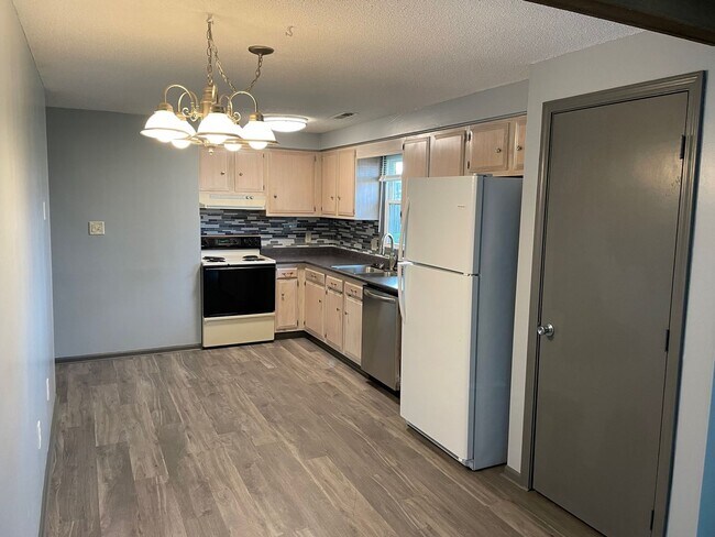Building Photo - 7117 Chivington Dr