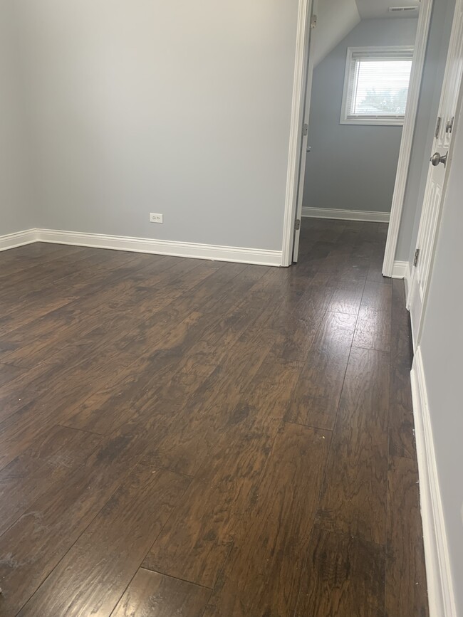 Living Room - 2819 E 76th Pl