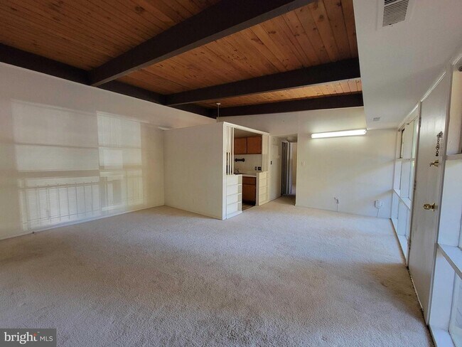 Building Photo - 4333 Americana Dr