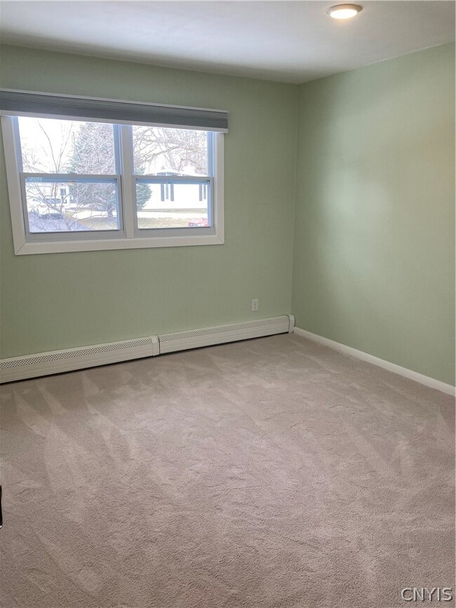 Building Photo - 449 Bugbee Dr