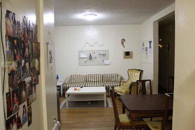 Building Photo - 462 Park Dr