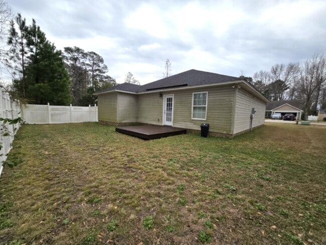 Building Photo - 810 Slidingrock Ln