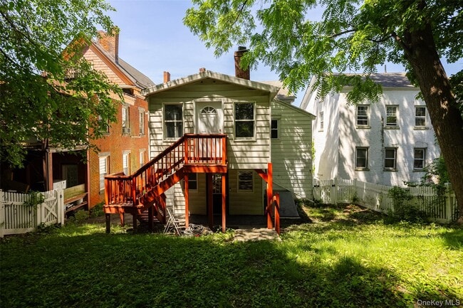Building Photo - 29 Delano St
