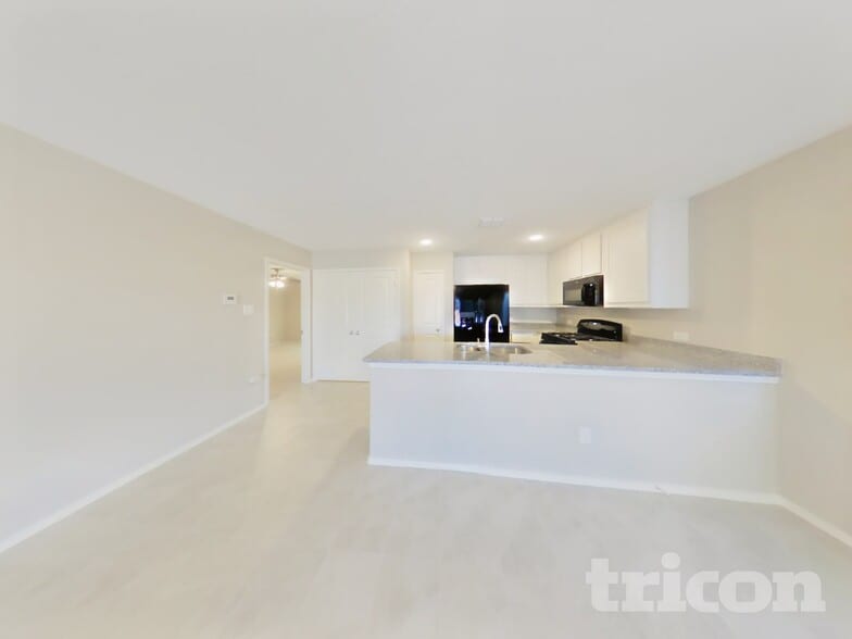 Building Photo - 8901 Red Fox Trl