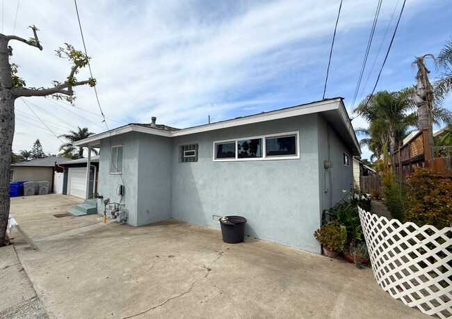 Building Photo - 4623-25 Mississippi St