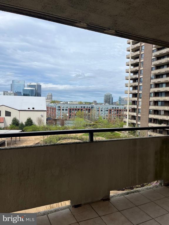 Building Photo - 1800 Old Meadow Rd