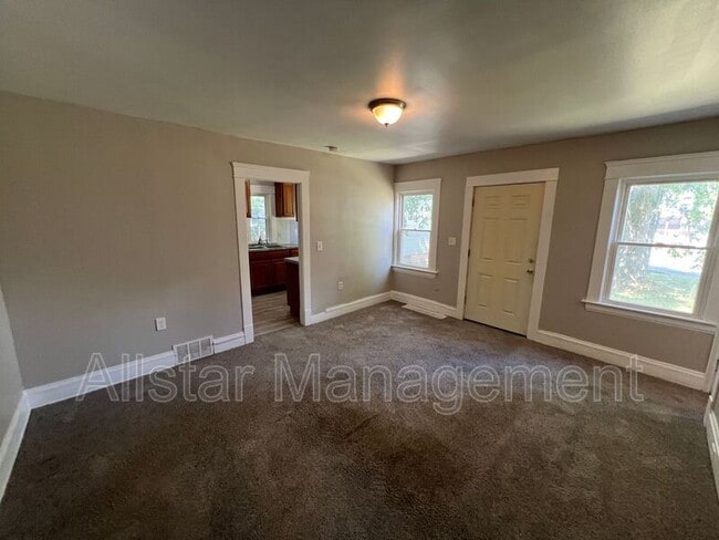 Building Photo - 13316 Chapelside Ave