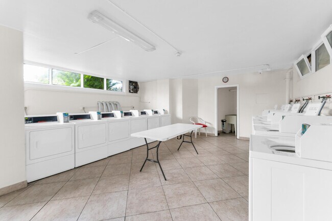 Building Photo - 1401 S Federal Hwy