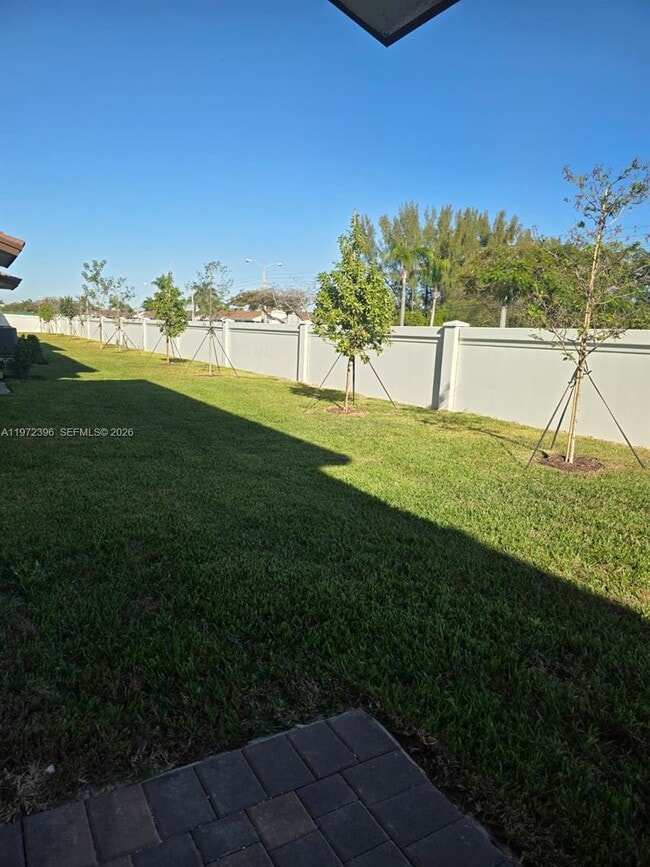 Building Photo - 2741 SE 24th Ct