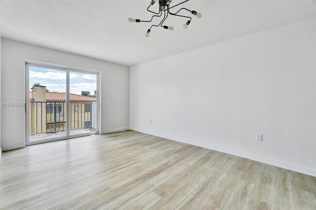 Building Photo - 620 SW 10th St