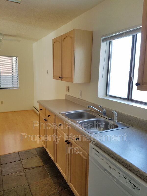 Building Photo - 901 Sir Galahad Dr