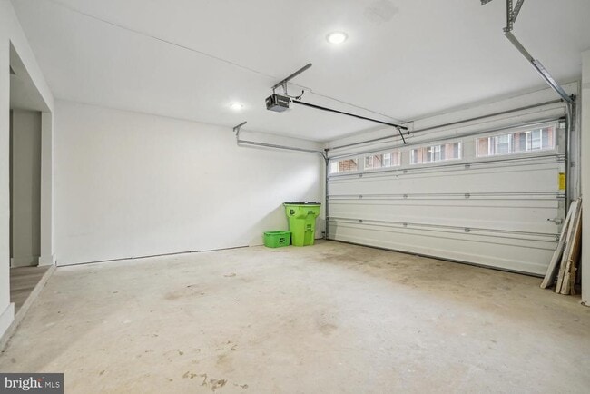 Building Photo - 1553 Rivertown Pl