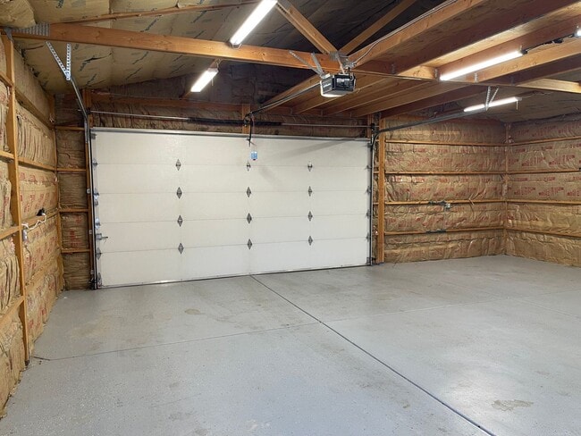 Building Photo - Beautifully updated Mobile Home in Carson City