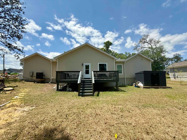 Building Photo - 23 Lance Ln