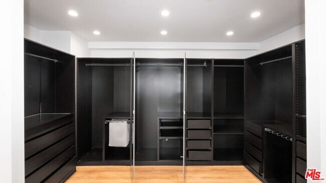 Building Photo - 5035 Escobedo Dr