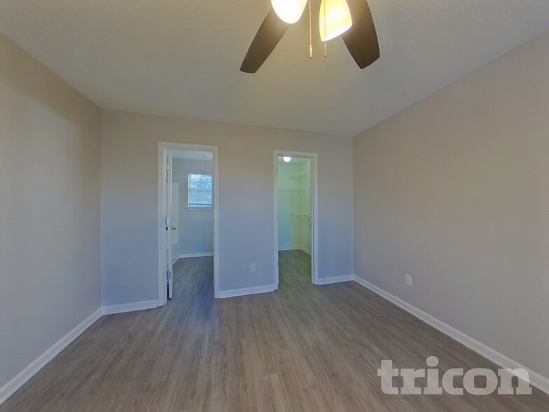 Building Photo - 255 Legend Oaks Dr