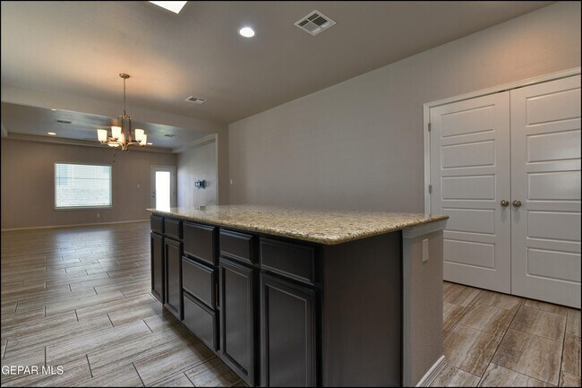 Building Photo - 221 Jennice Cir
