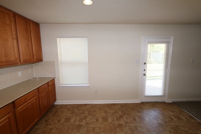 Building Photo - 15611 Leeds Ln