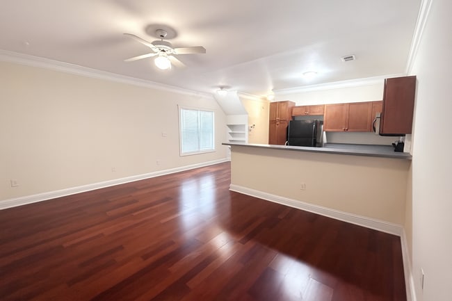 Building Photo - PRE-LEASING FOR AUGUST 6TH, 2026!