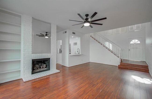 Building Photo - 5867 Sugar Hill Dr