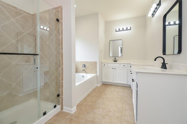 Building Photo - 15219 Bartlett Landing Dr