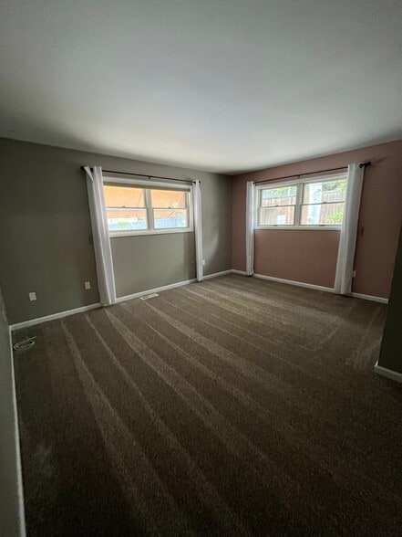Building Photo - 2914 Rimview Dr