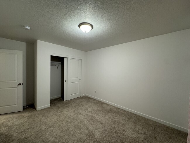 Building Photo - 3139 S Jasper Dr