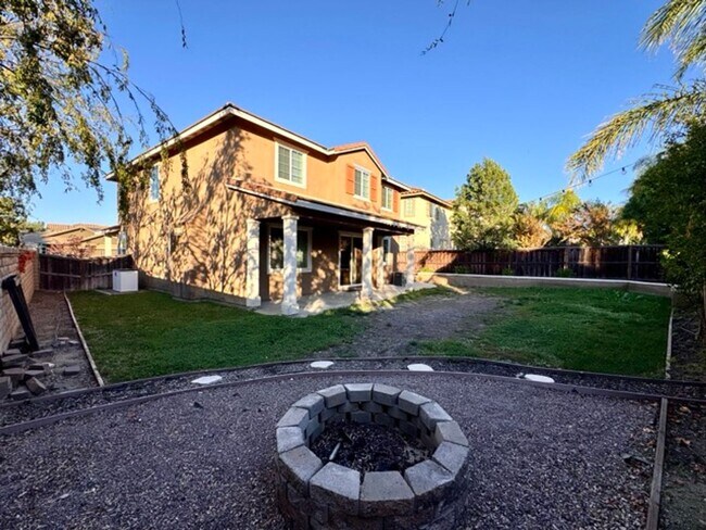 Building Photo - Beautiful Redhawk home located directly ac...
