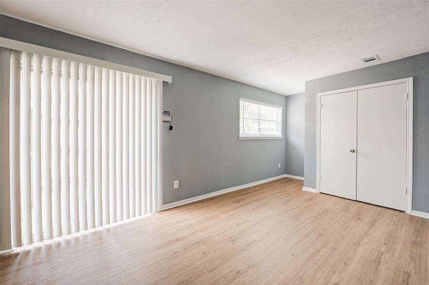 Building Photo - 11602 Lennington Ln