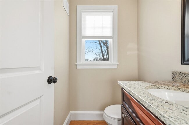 Building Photo - 597 Sea St