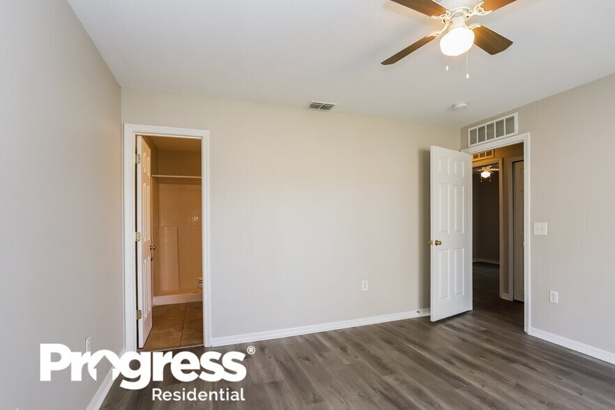 Building Photo - 17031 Ongar Ct