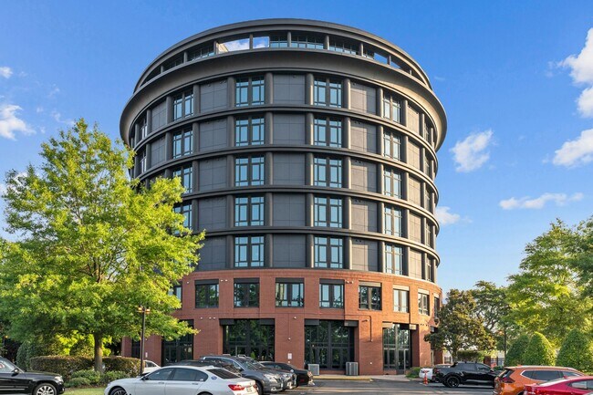 Building Photo - 415 St Pauls Blvd