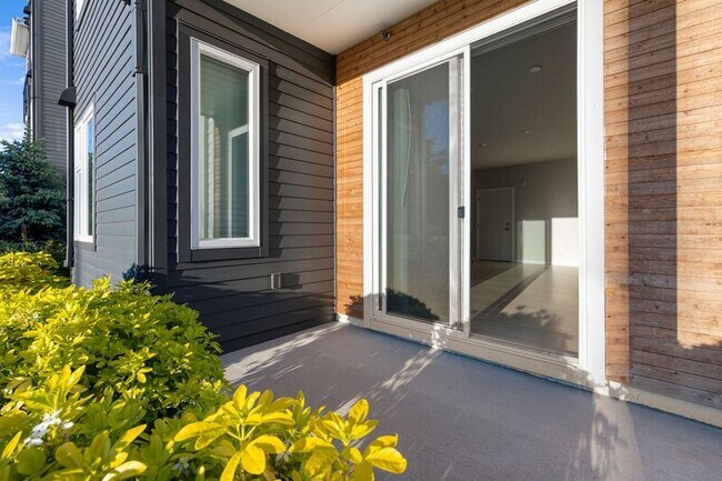 Building Photo - 7979 N Jersey St