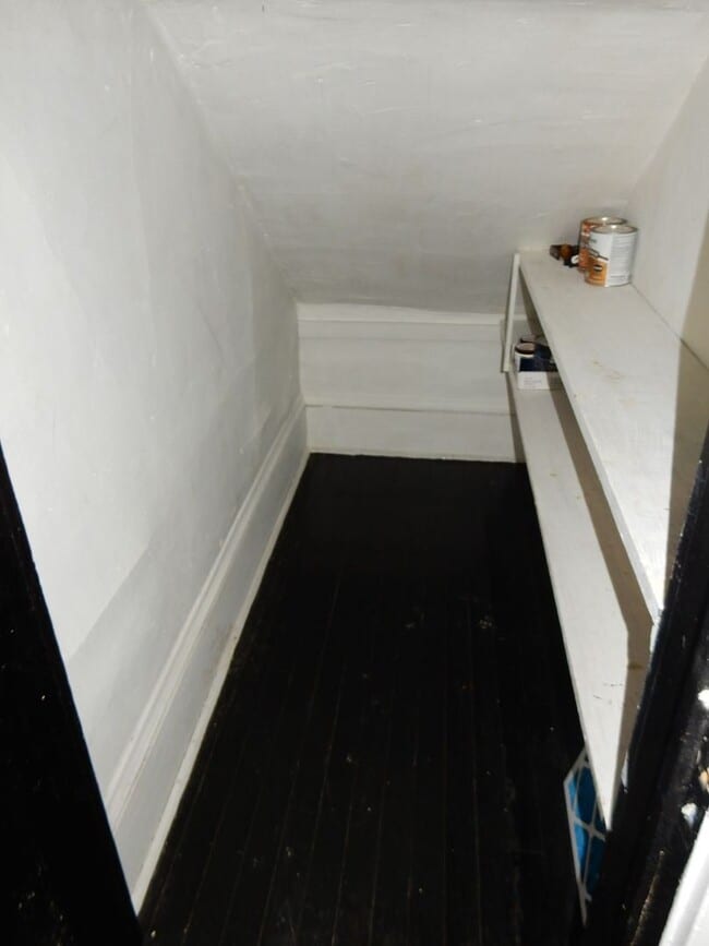 Building Photo - Spacious 3 BR home in Old SW, close to YMC...